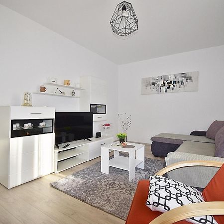 Apartment Navy Near The Beach Pula Bagian luar foto